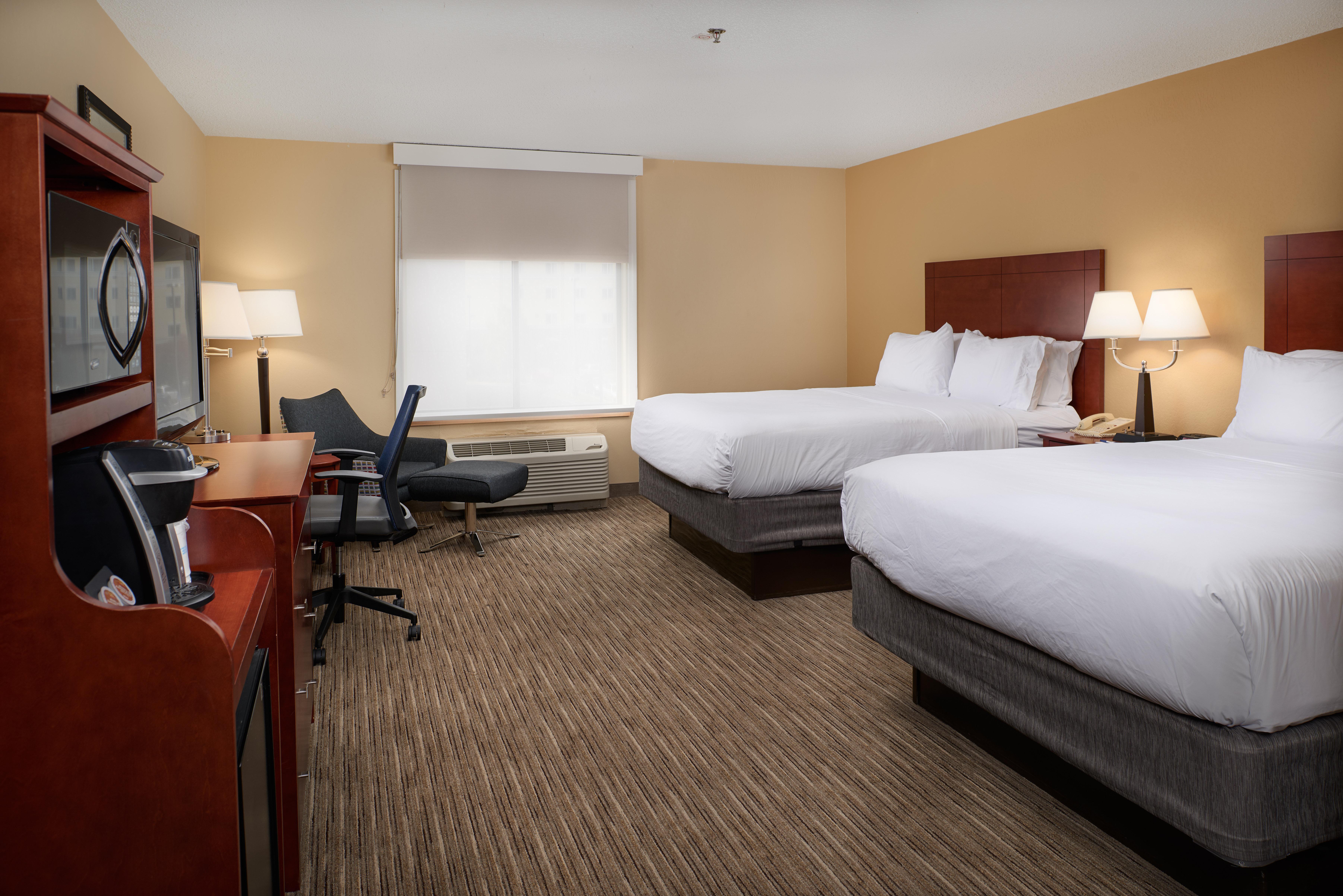 Holiday Inn Express Hotel & Suites Anniston/Oxford By Ihg Exterior photo